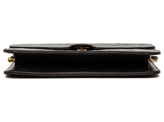 Chanel Negro Mediano CC Acolchado de Cuir de Cordero con Solapa Simple - vista 3