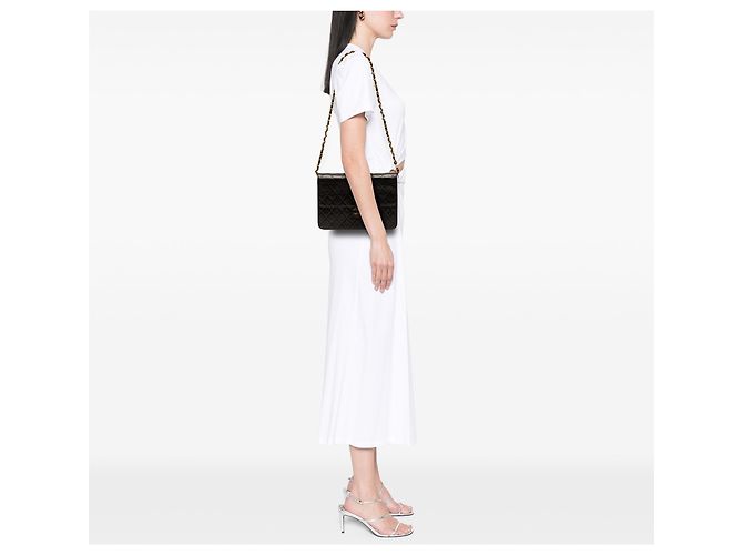 Chanel Negro Mediano CC Acolchado de Cuir de Cordero con Solapa Simple - vista 8