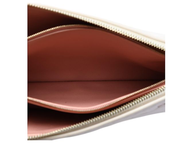 Coussin PM aus geprägtem Lammleder mit braunem Tricolor-Monogramm von Louis Vuitton - Ansicht 4