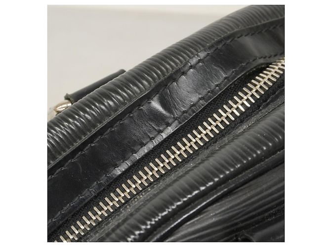 Borsa a mano Bowling Montaigne PM in Epi Louis Vuitton Nero - vista 8