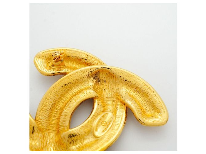 Timeless Spilla Matelassé Coco Mark di Chanel D'oro - vista 9