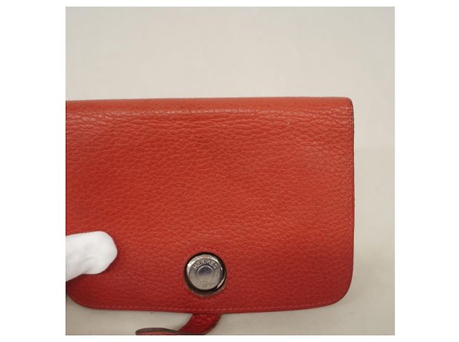 Billetera Compacta Dogon de Hermès en Rouge Vif Roja - vista 13