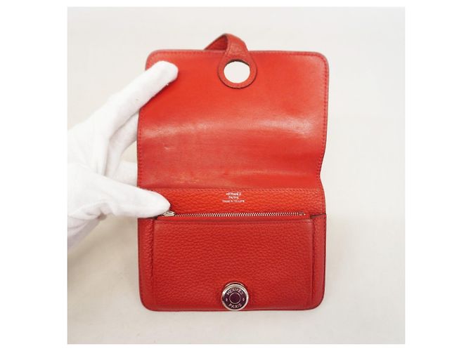 Billetera Compacta Dogon de Hermès en Rouge Vif Roja - vista 3