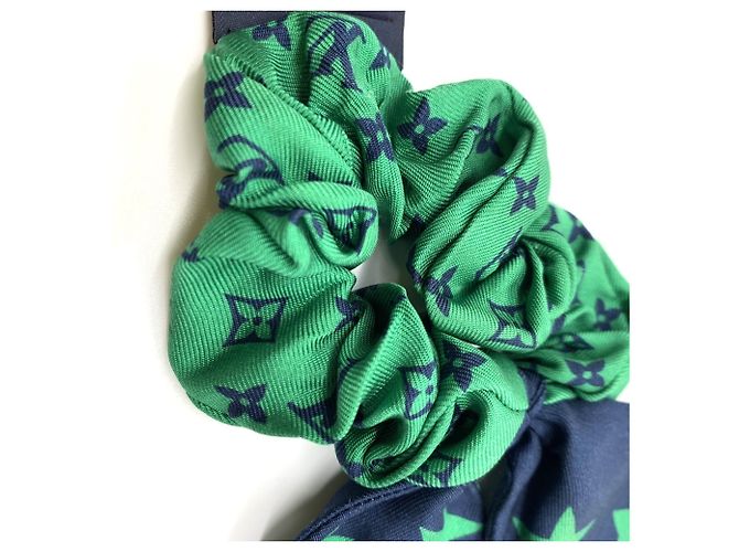 Scrunchie in seta Monogram Star di Louis Vuitton - vista 5