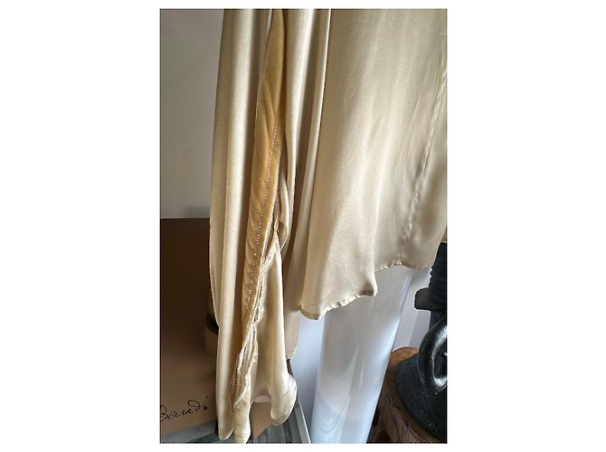 Autre Marque Cremefarbene Seidenbluse mit Samt-Details Roh - Ansicht 2