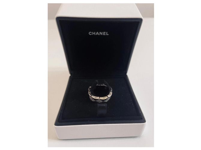 Anello Chanel Coco Crush in Oro Bianco e Diamanti - vista 5