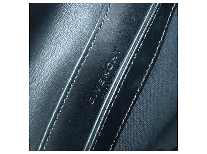 Borsa a Spalla GIVENCHY in Pelle Nera Argento Auth BA10120 Nero - vista 10