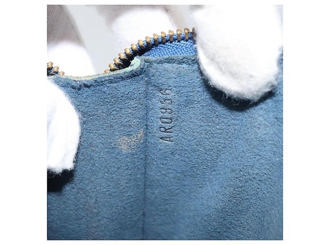 LOUIS VUITTON Epi Pochette Accessori Pouch Blu M52985 LV Auth 169639 - vista 12