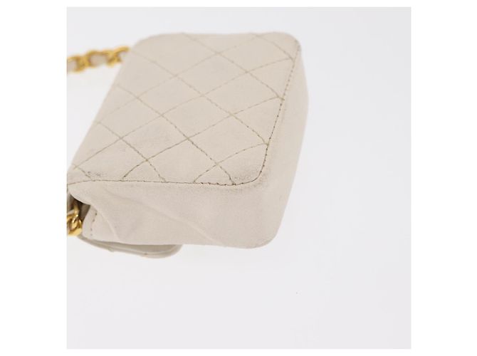 CHANEL Llavero Matelassé de Piel de Cordero Oro Blanco CC Auth bs33121 Dorado - vista 15