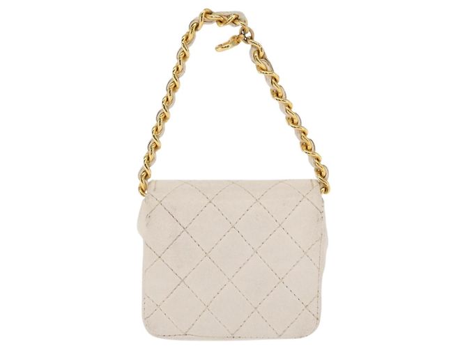 CHANEL Llavero Matelassé de Piel de Cordero Oro Blanco CC Auth bs33121 Dorado - vista 2