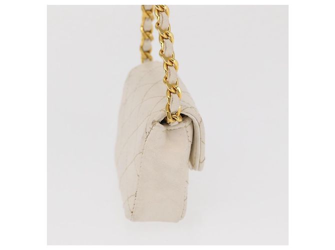 CHANEL Llavero Matelassé de Piel de Cordero Oro Blanco CC Auth bs33121 Dorado - vista 4