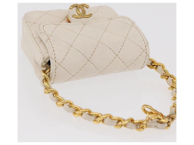 CHANEL Llavero Matelassé de Piel de Cordero Oro Blanco CC Auth bs33121 Dorado - vista 6