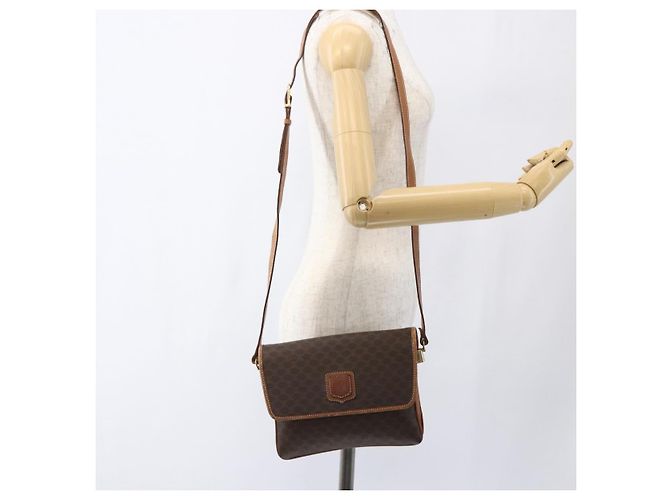 Céline CELINE Macadam Canvas Schultertasche aus PVC-Leder Braun Gold Auth ep13304 Golden - Ansicht 22