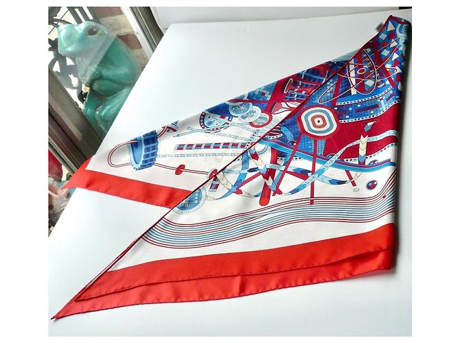 Hermès HERMES Chal en Seda Triangular Grande "El Laboratorio del Tiempo" Excelente Estado Multicolor - vista 3