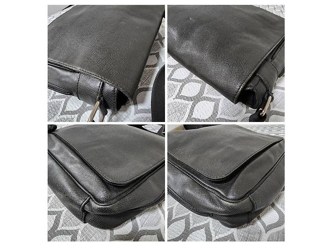 Borsa Messenger Viktor Taiga Louis Vuitton Nera Nero - vista 11