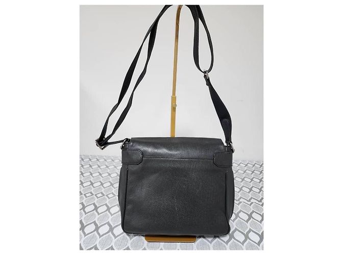Borsa Messenger Viktor Taiga Louis Vuitton Nera Nero - vista 3