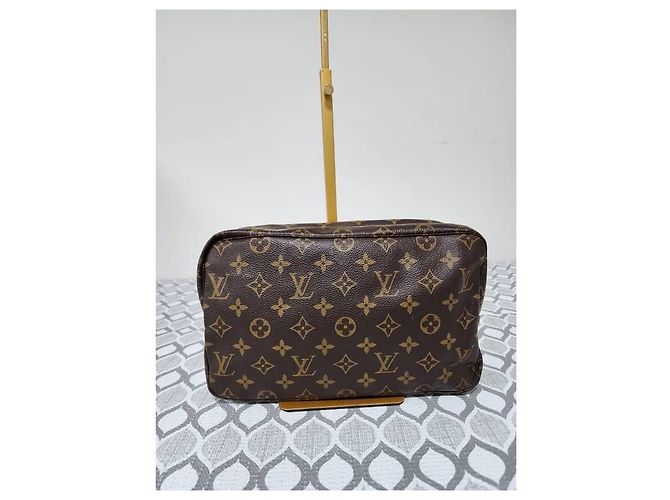 LOUIS VUITTON Trousse Toilette 28 in Tela Monogramma Marrone - vista 3