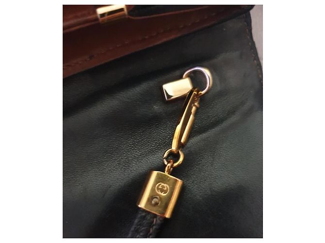 Borsa a spalla Gucci in pelle marrone con chiusura in bambù - vista 7