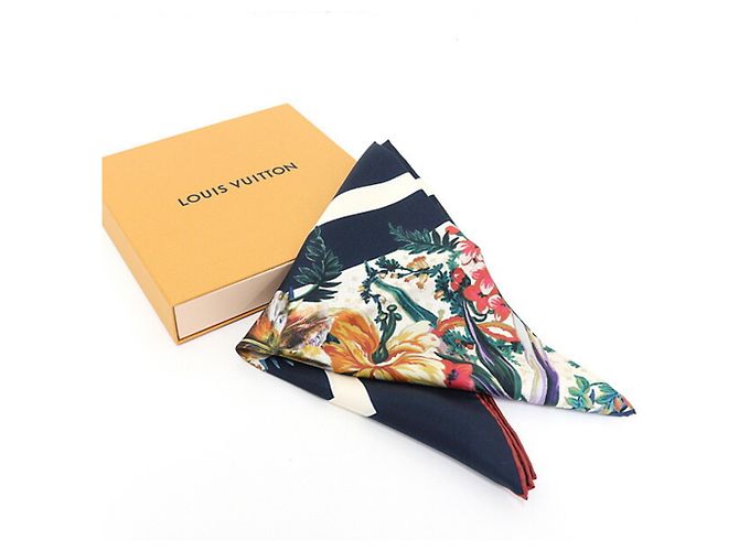 Sciarpa Louis Vuitton Monogram Carré 70 LV Bouquet Multicolore Blu navy - vista 6