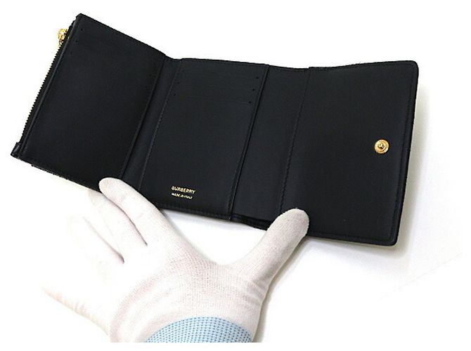 Billetera plegable Burberry en cuero negro - vista 4