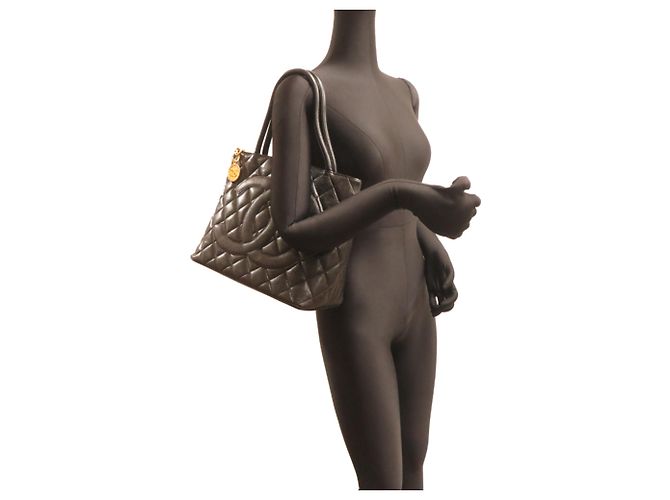 Borsa Tote Reissue di Chanel Nero - vista 8