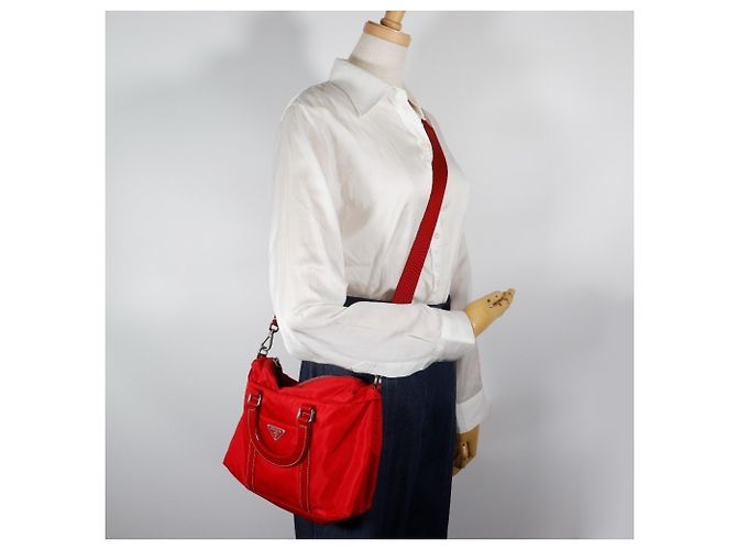 Borsa a spalla in nylon A5 di Prada Rosso - vista 20