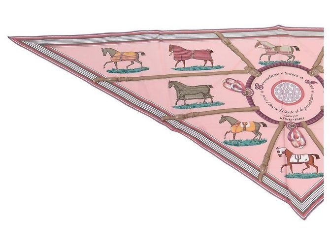 Hermès BUFANDA HERMES TRIÁNGULO CUBIERTAS Y ROPA DE DÍA EN SEDA Rosa - vista 2