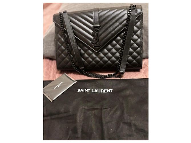 Saint Laurent Borsa Envelope Large in pelle caviar nera Nero - vista 6