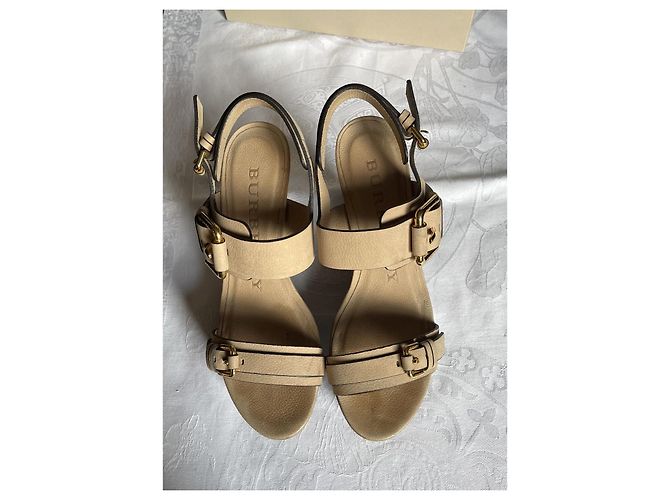 Burberry beigen Leder-Wedges Sandalen Größe 39 - Ansicht 4
