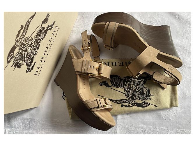 Burberry beigen Leder-Wedges Sandalen Größe 39 - Ansicht 5