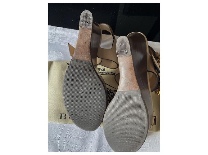 Burberry beigen Leder-Wedges Sandalen Größe 39 - Ansicht 9