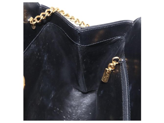 Salvatore Ferragamo Borsa a Spalla Gancini Chain in Pelle Nera Oro Auth 169084 Nero D'oro - vista 18