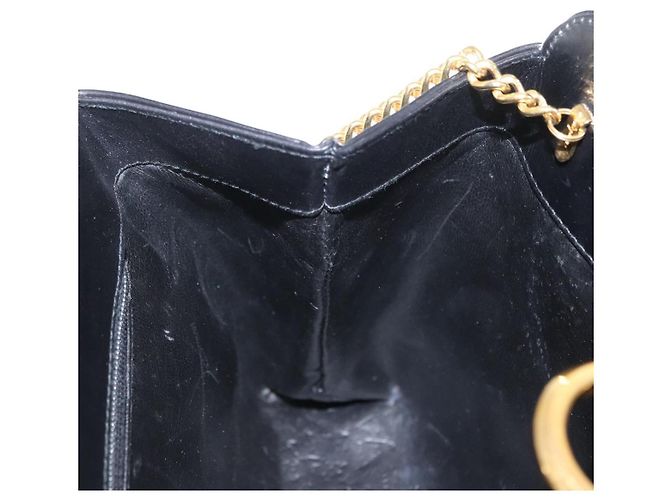 Salvatore Ferragamo Borsa a Spalla Gancini Chain in Pelle Nera Oro Auth 169084 Nero D'oro - vista 19