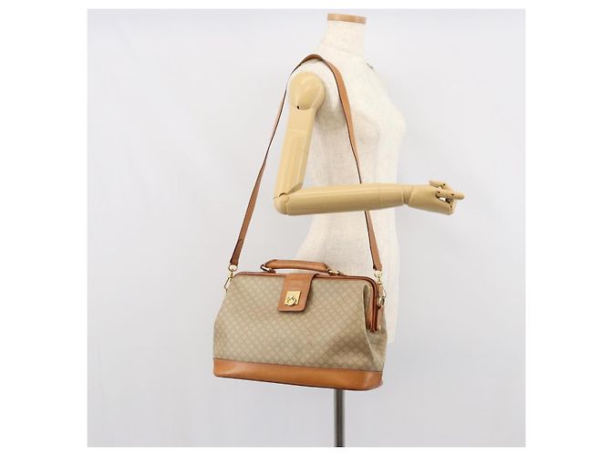 Céline Borsa a mano in tela Macadam CELINE PVC 2in1 Beige Oro Auth 168082 D'oro - vista 25