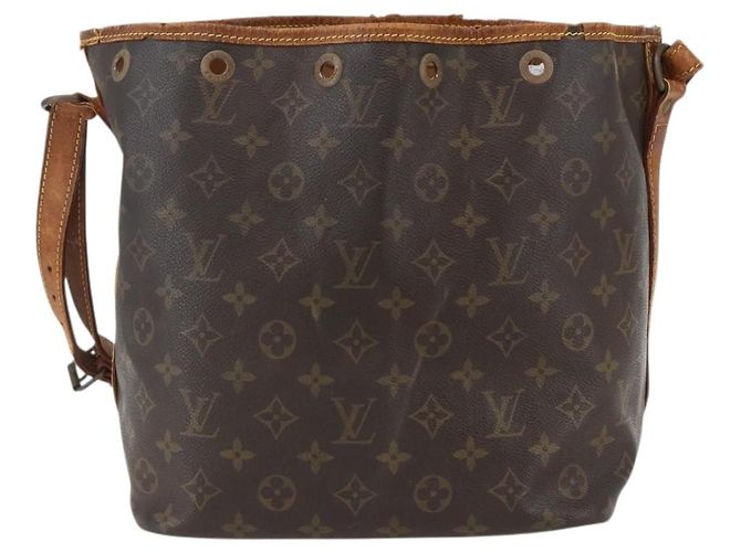 LOUIS VUITTON Monogram Petit Noe Shoulder Bag M42226 LV Auth 170103 - view 2