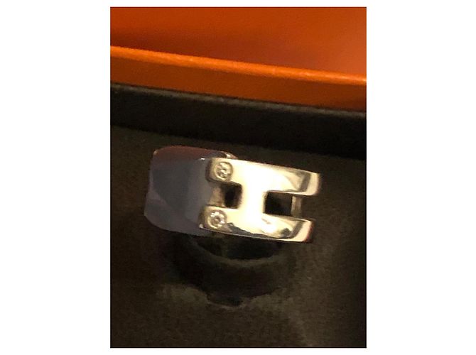 Anillo Hermès de plata con piedra de luna y diamante - vista 17