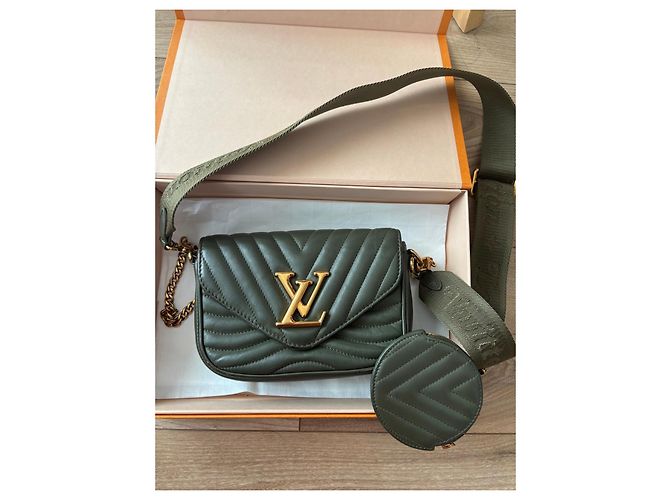 Multi Pochette Borsa a Spalla Louis Vuitton New Wave Multi-Pochette in Pelle Trapuntata Verde - vista 2