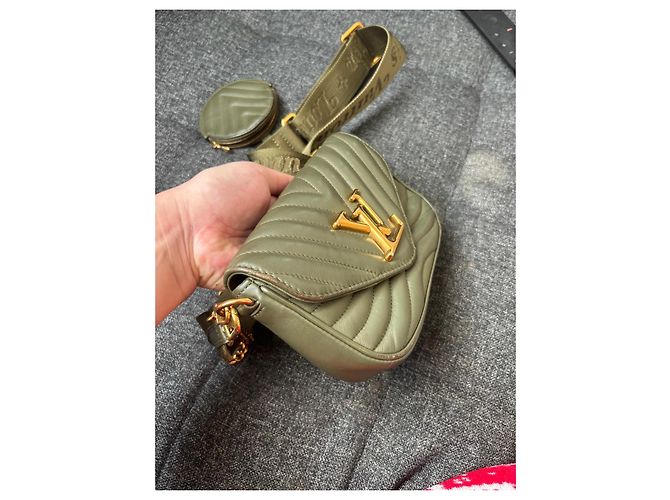 Multi Pochette Borsa a Spalla Louis Vuitton New Wave Multi-Pochette in Pelle Trapuntata Verde - vista 4
