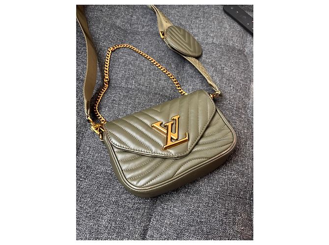 Multi Pochette Borsa a Spalla Louis Vuitton New Wave Multi-Pochette in Pelle Trapuntata Verde - vista 5