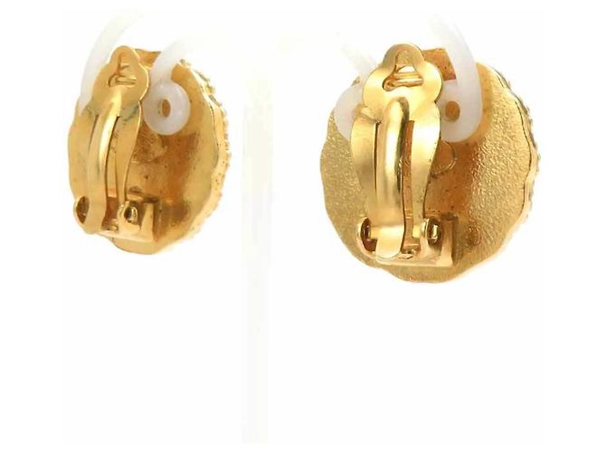 Orecchini a clip in metallo dorato Chanel Coco Mark D'oro - vista 2