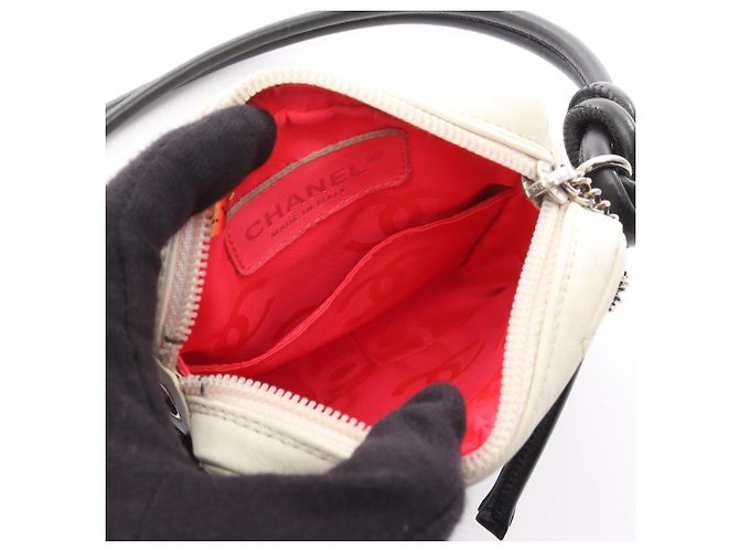 Borsa a spalla piccola in pelle della linea Cambon di Chanel Nero Bianco - vista 3