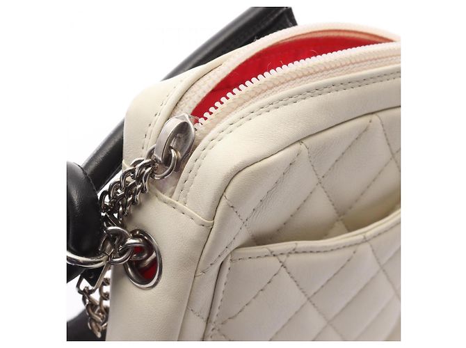 Borsa a spalla piccola in pelle della linea Cambon di Chanel Nero Bianco - vista 9