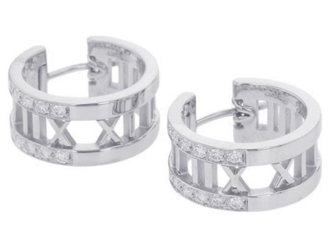 Orecchini a cerchio in diamante Atlas di Tiffany & Co. - vista 2