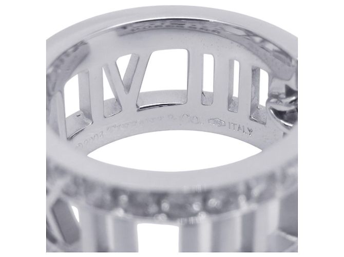 Orecchini a cerchio in diamante Atlas di Tiffany & Co. - vista 8