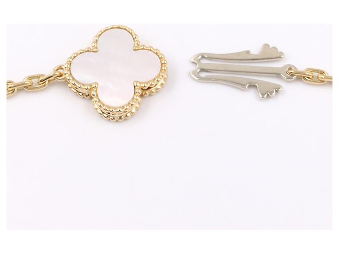 Collana Lunga Lucky Alhambra di Van Cleef & Arpels Bianco Verde Giallo - vista 7