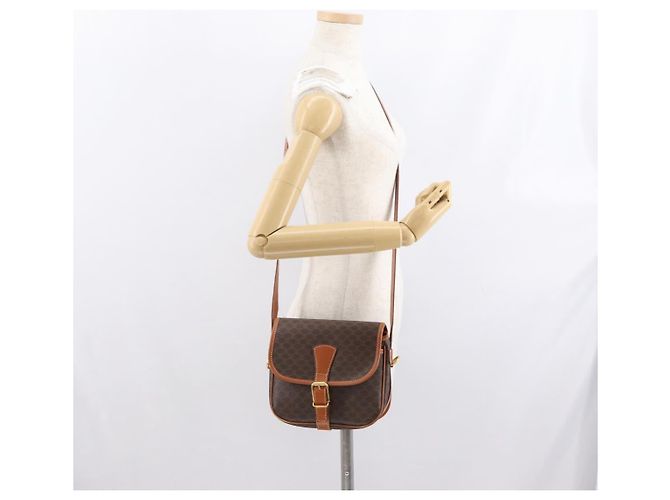 Céline Borsa a spalla in tela Macadam CELINE in pelle PVC marrone oro Auth 170338 D'oro - vista 24