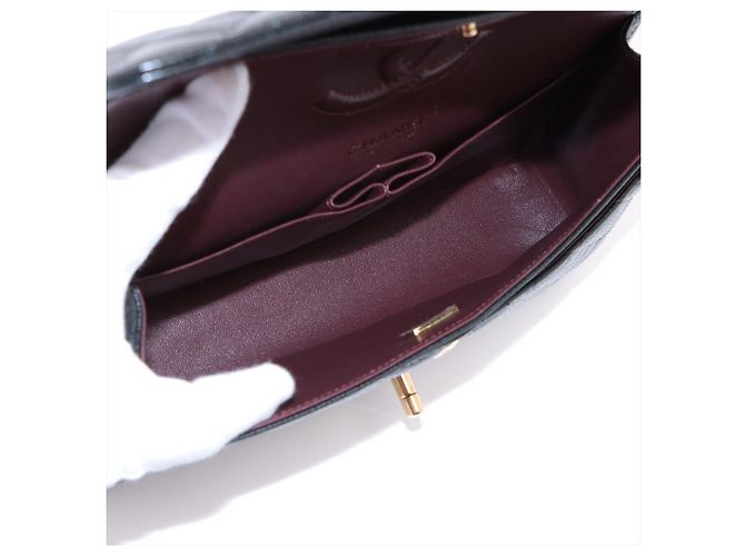 Timeless Chanel Borsa a spalla matelassé in pelle caviar nera con doppio flap classico medio Nero - vista 10