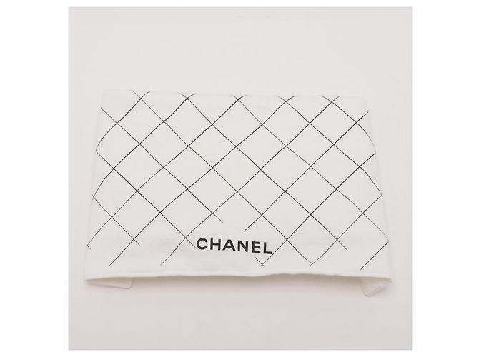Timeless Chanel Borsa a spalla matelassé in pelle caviar nera con doppio flap classico medio Nero - vista 14