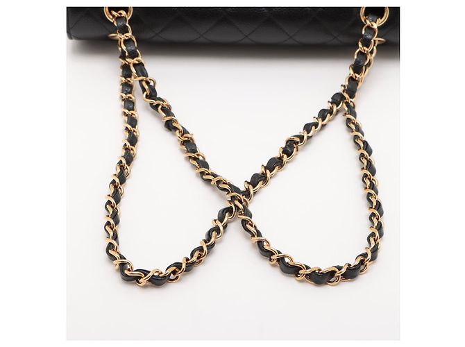 Timeless Chanel Borsa a spalla matelassé in pelle caviar nera con doppio flap classico medio Nero - vista 8