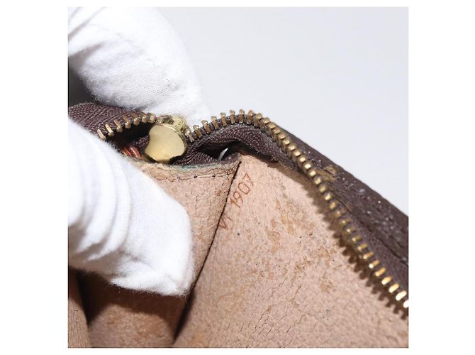 Bucket LOUIS VUITTON Monogramma Secchiello PM Pochette Accessorio LV Auth 170157 - vista 12